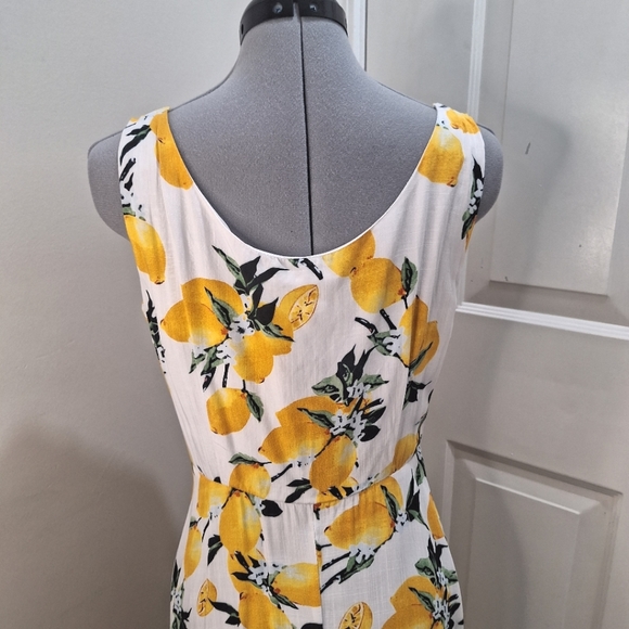 Kimilily lemon Floral Dress Size Med - Picture 4 of 8
